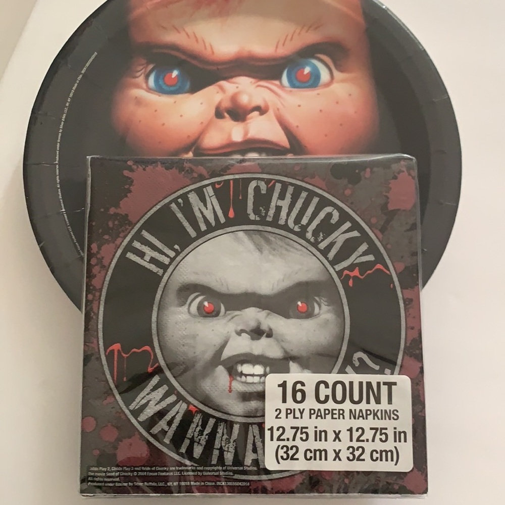 Chucky Doll Paper Plate Set